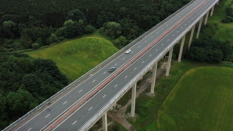 UK Dual Carriageway bridge